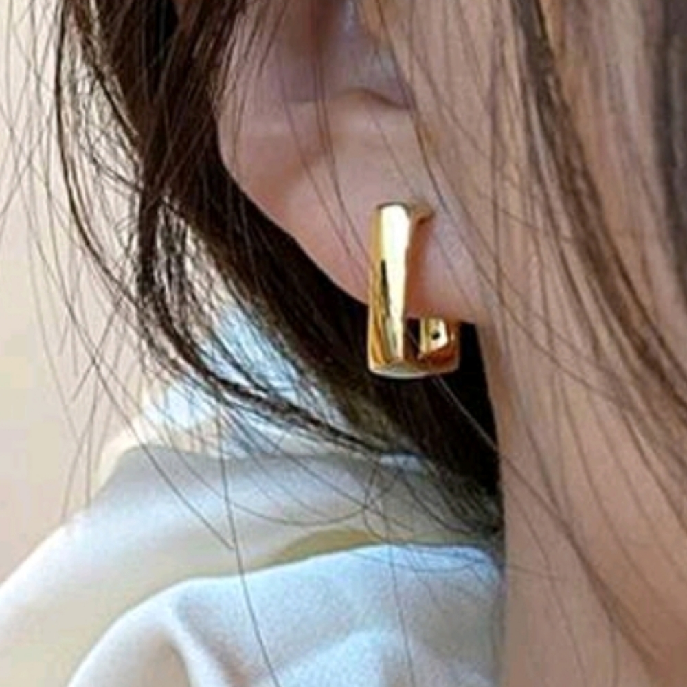 New Design Geometric Metallic Square Shape Hoop Earrings For Women NWT - Picture 3 of 4